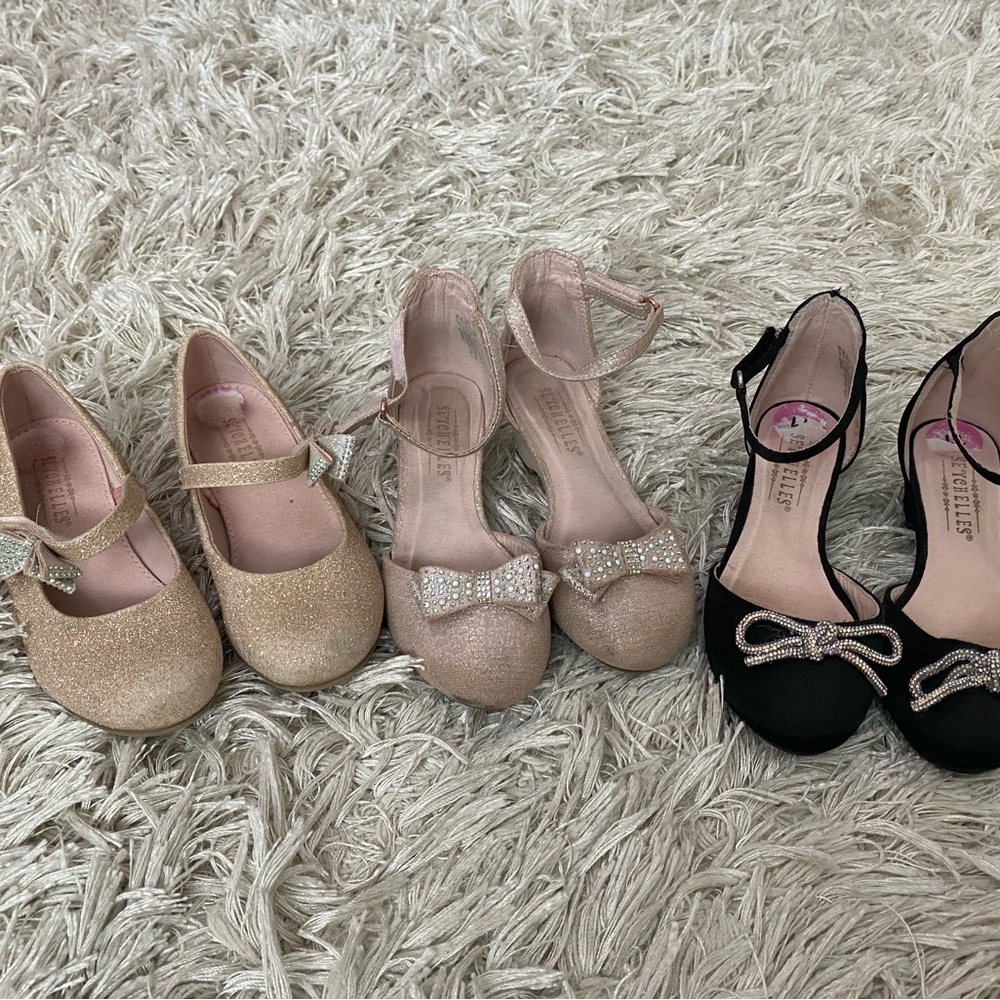 Seychelles Gold and Black Dress Shoes Elegant and Versatile
